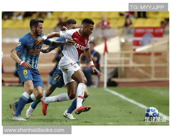 友谊赛精彩对决巴黎圣日耳曼与波尔图战成平局红牌事件引发热议