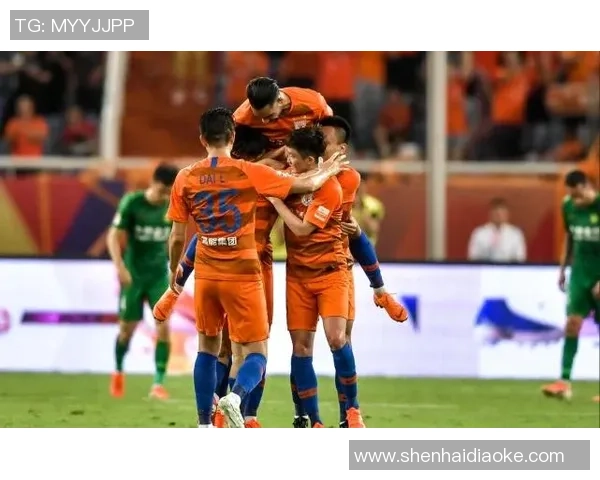 意甲激战：多特蒙德与波尔图战成平局争议判罚引发全场热议