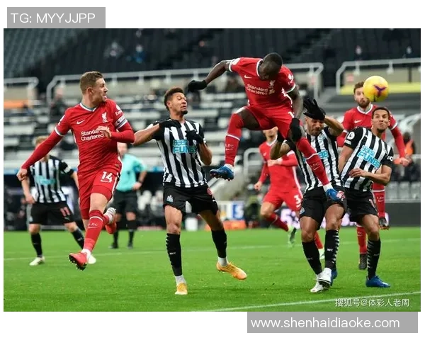 英超焦点战利物浦与曼联激战成平转会传闻引发热议