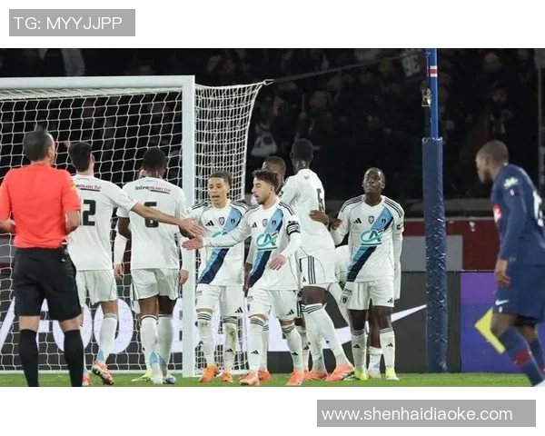 德甲惊天逆转巴黎圣日耳曼4-3力克多特蒙德历史冷门引发全场沸腾