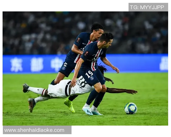 国王杯精彩对决巴黎圣日耳曼大胜曼联乌龙球成比赛转折点分析